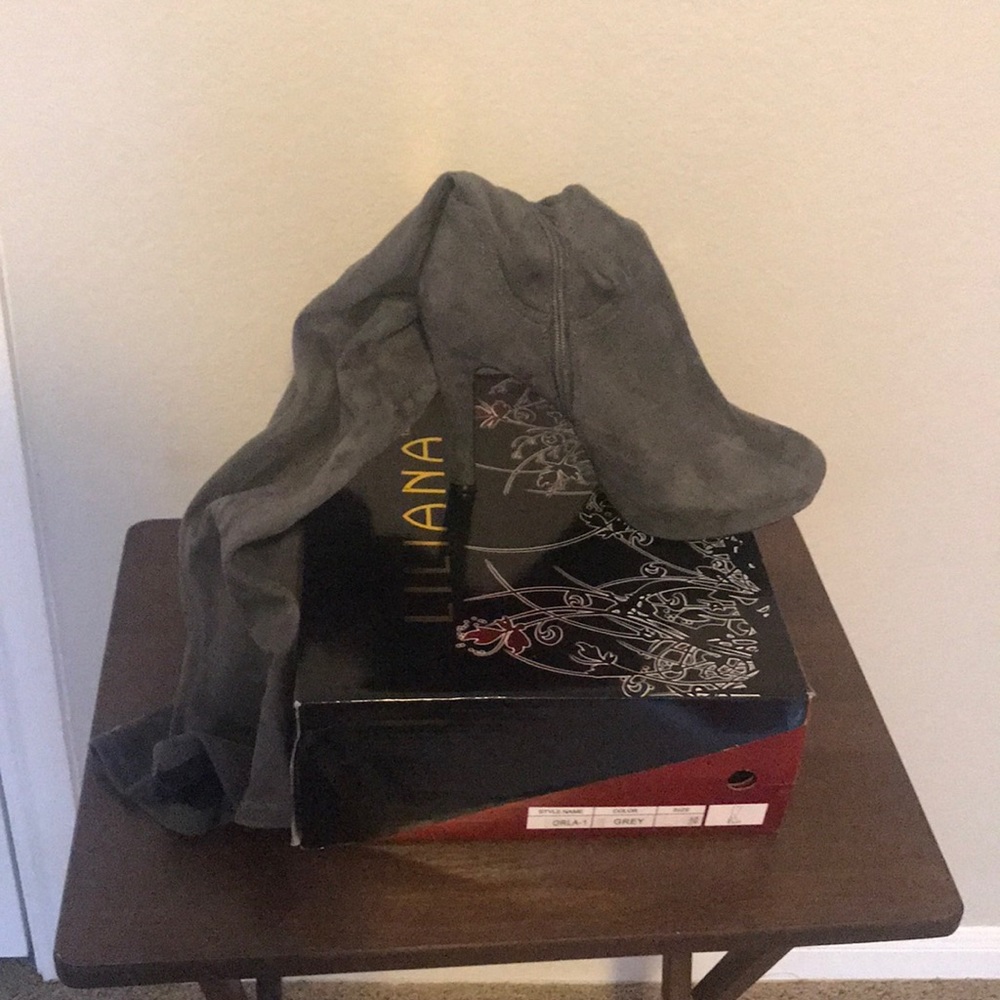 Liliana Grey size 10 over the knee suede boots